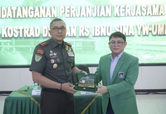 Pangdivif 3 Kostrad Mayjen TNI Choirul Anam usai MoU dengan Dirut RS Ibnu Sina Makassar, Rabu (25/10)