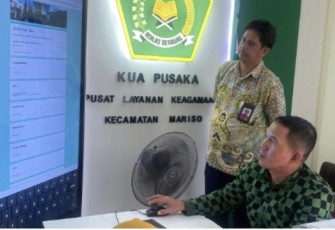 Kabid Urais H Wahyuddin Hakim saat meninjau revitalisasi KUA Kec. Mariso, Kota Makassar, Kamis (30/11)