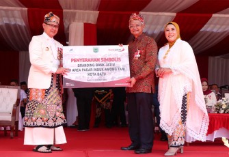 Bank Jatim turut serta mengikuti kegiatan upacara peringatan hari jadi kota apel.