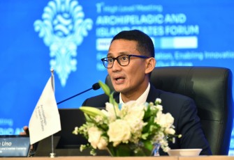 Menteri Pariwisata dan Ekonomi Kreatif/Kepala Badan Pariwisata dan Ekonomi Kreatif (Menparekraf/Kabapareraf) Sandiaga Salahuddin Uno di Media Center KTT AIS Forum Nusa Dua Bali, Selasa (10/10/2023).