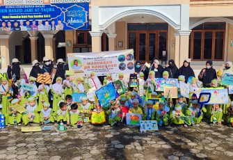 Santri TK Tahfidz Depok Gelar Pawai