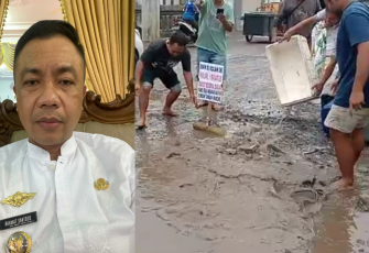 Warga Sebar Ikan Lele di Kubangan Air di Jalanan Desa Rejoso, Binangun, Kabupaten Blitar (kanan). Plh Bupati Blitar Rahmat Santoso (kiri). 