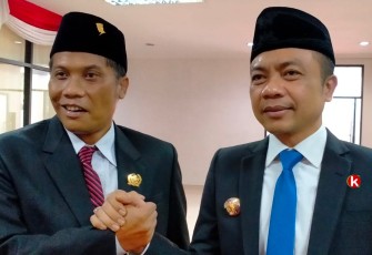Wakil Bupati Blitar Rahmat Santoso (kanan) bersama Ketua DPRD Kabupaten Blitar Suwito Saren Satoto (Foto : dok. Faisal NR / Klikwarta.com)