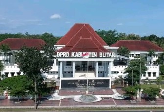 Gedung DPRD Kabupaten Blitar Tampak Dari Muka (Foto : DPRD Kabupaten Blitar) 
