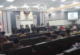 Rapat Paripurna DPRD Kabupaten Blitar, Jumat 27 November 2023 malam.