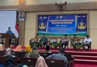 Sekda kabupaten Blitar Izul Marom Berikan Sambutan di Acara Tasyakuran HUT Korpri ke- 52.