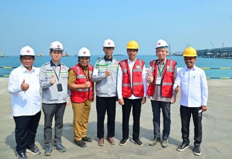 Presiden Jokowi saat Tinjau Pembangunan Industri Petrokimia di Cilegon