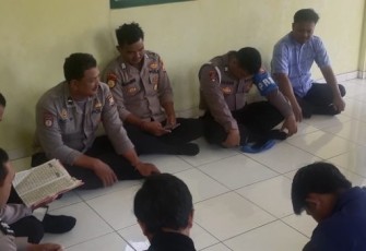 Personil Polsek Putri Hijau Lakukan Tadarus Al-Qur’an Setiap Pagi Selama Ramadhan