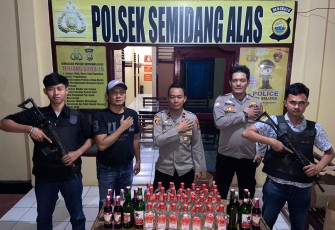 Razia Pekat, Puluhan Botol Miras Disita Polsek Semidang Alas