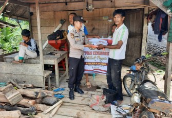 Polsek Muara Sahung Kembali Salurkan Bansos