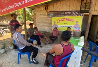 Polsek Muara Sahung Gelar Jumat Curhat di Desa Ulak Bandung