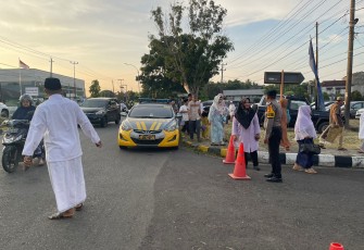 Polsek Gading Cempaka Laksanakan Pengamanan Ibadah Salat Idulfitri Dibeberapa Lokasi