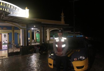 Menuju Malam Takbir Polsek Batik Nau Masih Laksanakan Pengamanan Salat Tarawih