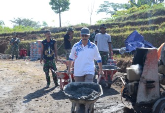 "Foto by Sigit W"