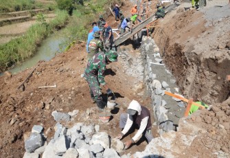 "Budaya gotong royong terpupuk di lokasi TMMD Reg ke 117 desa Gentungan"