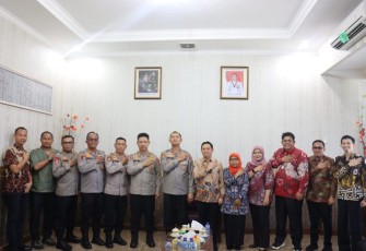 Foto bersama usai koordinasi