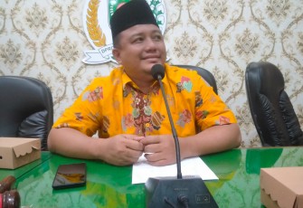 Ketua Komisi I DPRD Kabupaten Trenggalek, Alwi Burhanudin, saat di konfirmasi setelah hearing dengan Forum Masyarakat Peduli Anak, di aula DPRD Kabupaten Trenggalek, Kamis (20/7/2023)