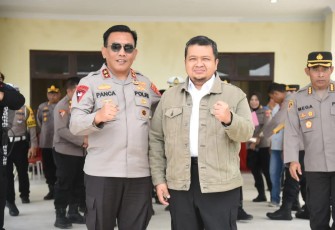 Kepala Kepolisian Daerah Sumatera Utara (Kapoldasu) Irjen Pol Drs. RZ Panca Putra Simanjuntak, M.Si, Bersama Bupati Tapsel Dolly Pasaribu
