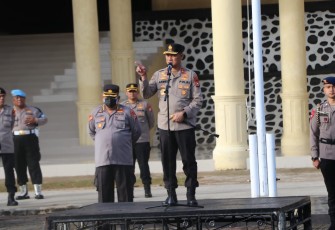 Kapolda Bengkulu Irjen Pol. Drs. Armed Wijaya, MH saat pimpin apel perdana 