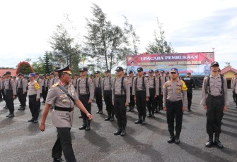 Wakapolda Bengkulu saat membuka secara resmi pendidikan pembentukan bintara Polri gelombang I tahun anggaran 2023, di Sekolah Polisi Negara (SPN) Polda Bengkulu, Selasa pagi (07/02/2023).