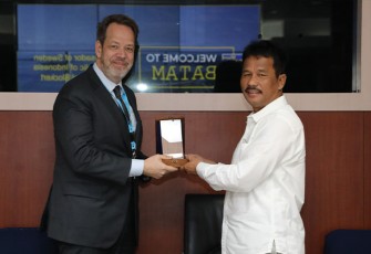 Penyerahan cindera mata