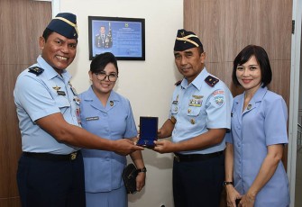 Penyerahan kunci ruangan