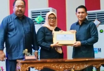Wabup Bintan Hadiri Paripurna Pengesahaan Ranperda Penyerahan Prasarana dan Utilitas Umum Perumahan