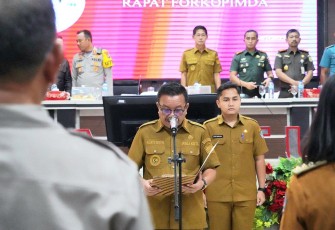 Wali Kota Bitung saat membacakan amanatnya
