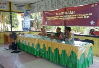 Babinsa Koramil 02/Bukit Batu Hadiri Musyawarah Tingkat Kelurahan Bahas Perubahan Penggunaan Alokasi Dana Tahun 2023