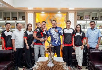 Bamsoet saat menerima Pajero Indonesia Family (PIF), di Jakarta, Kamis (30/11/23).