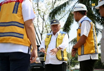 Menteri Basuki saat Tinjau Preservasi Jalan Lintas Timur Sumsel dengan Skema KPBU.