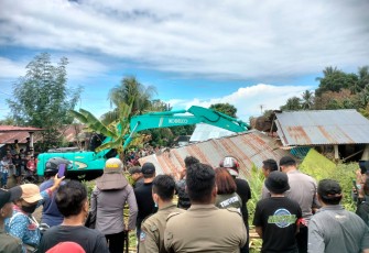 Dikawal 124 Personel Polres dan Puluhan Personel Pol-PP Pengadilan Negeri Bitung Eksekusi Lahan Milik Keluarga Batuna 