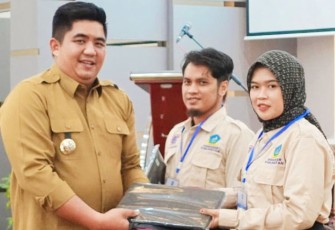 Bupati Bintan Roby Kurniawan seusai membuka kegiatan, Selasa (28/11) di Ballroom Hotel Bhadra.