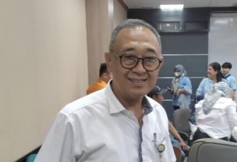 Sekwan Batam Aspawi Nangali usai menjalani vaksinasi Booster kedua di Ruang Serbaguna Gedung DPRD Kota Batam, Rabu (1/2/2023) (Fhoto: Ist) 