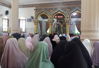 Bupati Agam Andri Warman menghadiri tabligh akbar dalam rangkaian Alek Batagak Panghulu se Nagari Kubang Putiah.