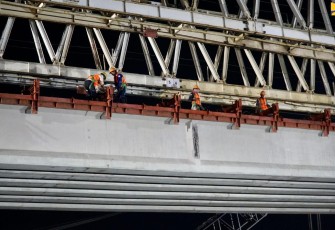 Pemasangan Girder Flyover Madukoro