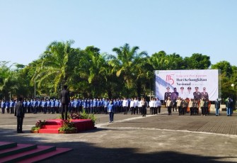 Situasi upacara memperingati Hari Kebangkitan Nasional Indonesia, ke-115 , di Alon - Alon Kabupaten Trenggalek, Senin (22/5/2023).