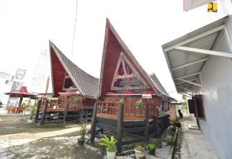 Sarhunta Danau Toba