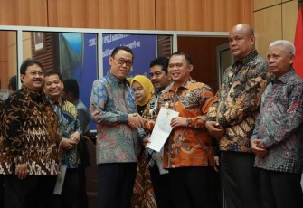 Bupati Labuhanbatu saat Hadir Dalam Kick Off Meeting Pemeriksaan LKPD