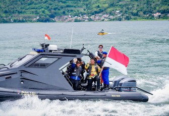 Bamsoet di Danau Toba, Sumatera Utara, Jumat (24/11/23).