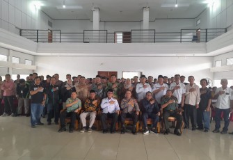 Foto bersama usai Rapat pleno rekapitulasi penetapan daftar Pemilih Sementara