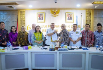 SesKemenkopUKM Arif Rahman Hakim dalam Rapat Dengar Pendapat (RDP) dengan Komite IV DPD RI, di Jakarta, Senin (13/11).
