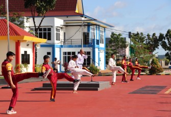 Personel Polres Bintan Latihan Bela Diri