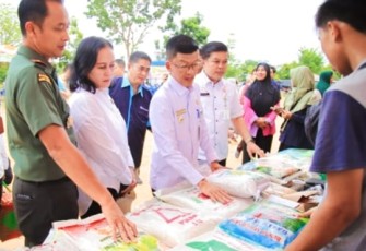 Pemerintah Kota (Pemkot) Tanjungpinang melalui Dinas Pertanian Pangan dan Perikanan (DP3) kembali menggelar gerakan pangan murah di lapangan Abdul Majid Jalan Sabang, Kampung Sidomulyo, Kecamatan Tanjungpinang Timur, Rabu (22/11/2023)