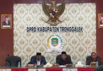 Komisi III DPRD Kabupaten Trenggalek, pada saat klarifikasi 3 OPD di aula, Kamis (23/2/2023) (Foto : Hardi Rangga klikwarta.com).