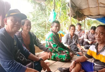 Babinsa Koramil 1016-08/Kahut Rutin Sosialisasikan Pencegahan Karhutla di Wilayah