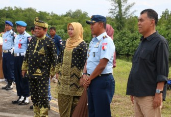 Danlanud RSA Natuna, Gubernur Kepri dan Bupati Natuna, Antar Kepulangan Mendagri 