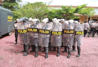 Polres Simalungun Gelar Pelatihan Pengendalian Massa Jelang Pemilu 2024 di Lapangan Upacara Mako Polres Simalungun, Jalan Jhon Horailam Saragih, Kecamatan Raya, Kabupaten Simalungun, mulai pukul 10.30 WIB