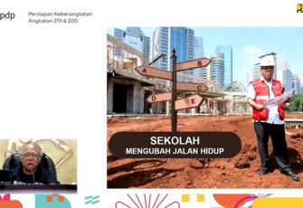 Menteri PUPR Basuki Hadimuljono saat memberikan pembekalan Angkatan 219 dan 220 Beasiswa LPDP secara daring, Jumat (24/11/2023). 