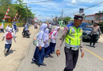 Gatur Lalin Petugas Satlantas Polres Aceh Timur